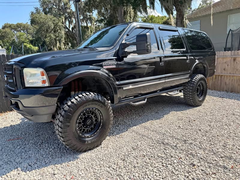 2005 Ford Excursion - Lariat