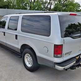 2003 Ford Excursion XLT - DIESEL 6.0 - LEATHER - 3RD ROW