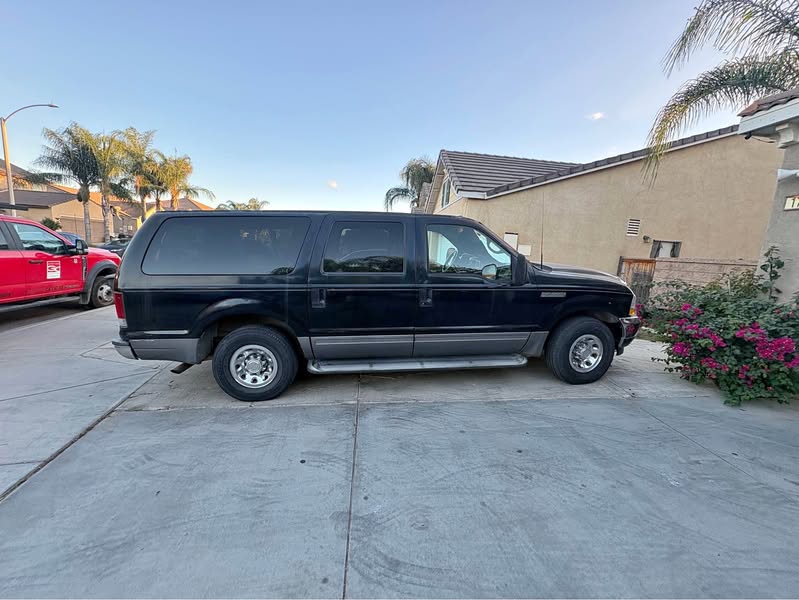 2003 Ford Excursion - XLT Sport Utility 4D