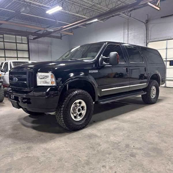 2005 Ford Excursion - Limited Sport Utility 4D