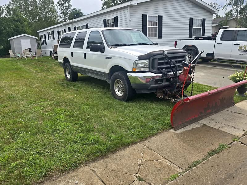 2004 Ford Excursion - XLT Sport Utility 4D