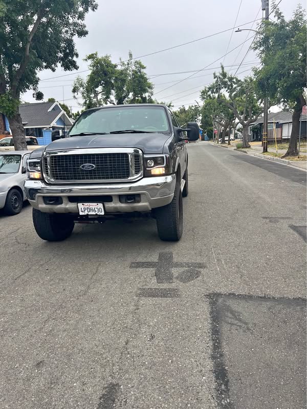 2000 Ford Excursion - Limited Sport Utility 4D