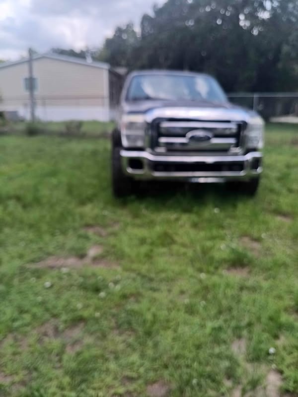 2003 Ford Excursion - Familiar