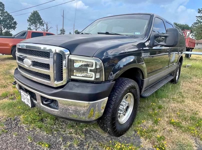 2005 Ford Excursion - XLT Sport Utility 4D