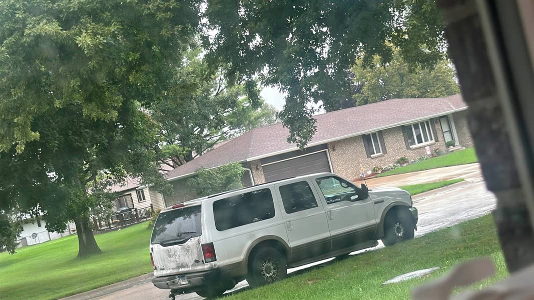 2002 Ford Excursion - Limited Sport Utility 4D