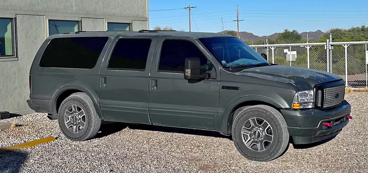 2000 Ford Excursion - Limited Sport Utility 4D