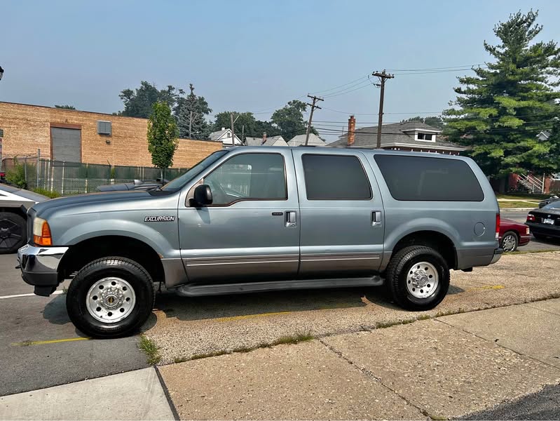 2001 Ford Excursion - XLT Sport Utility 4D