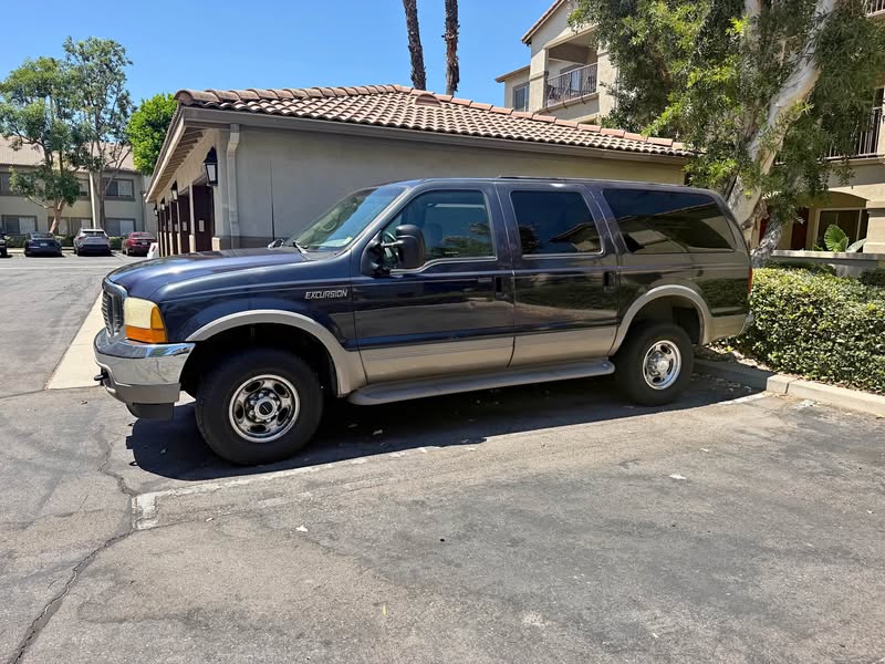 2000 Ford Excursion - Limited Sport Utility 4D