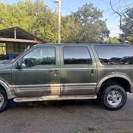 2000 Ford Excursion XLS Sport Utility 4D