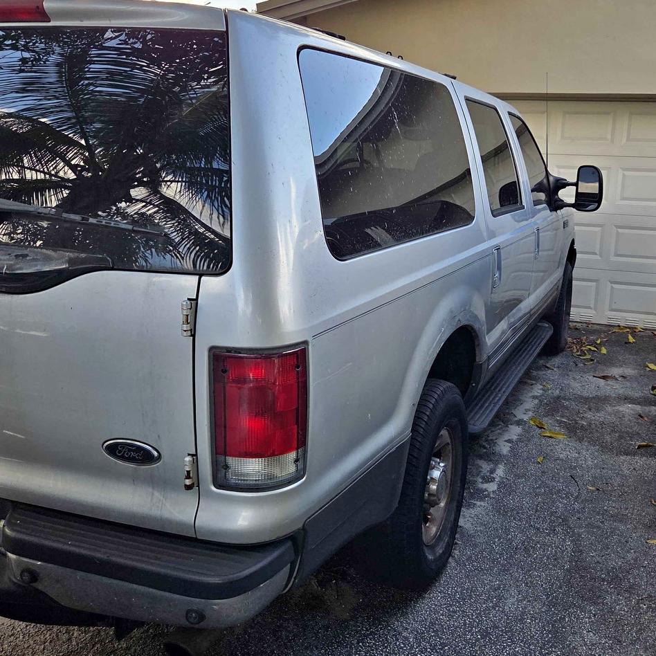2001 Ford Excursion - XLT Sport Utility 4D
