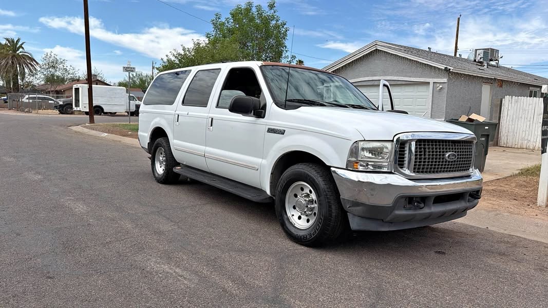 2000 Ford Excursion - XLT Sport Utility 4D