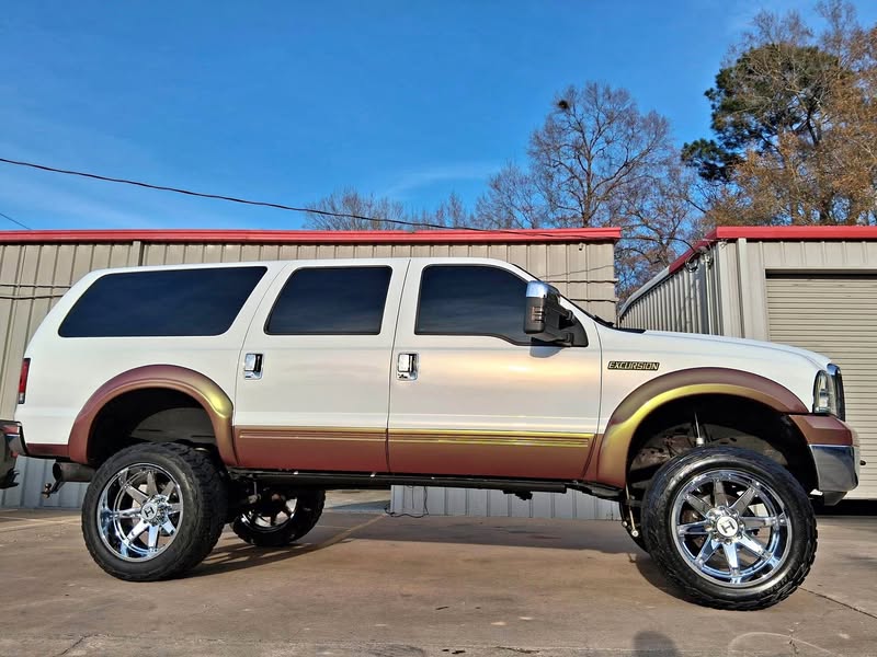 2000 Ford Excursion - Limited Sport Utility 4D