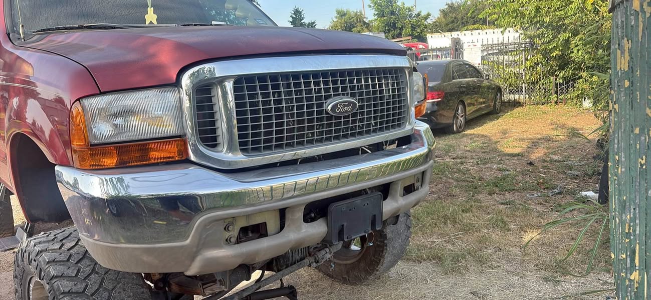 2000 Ford Excursion - XLT Sport Utility 4D