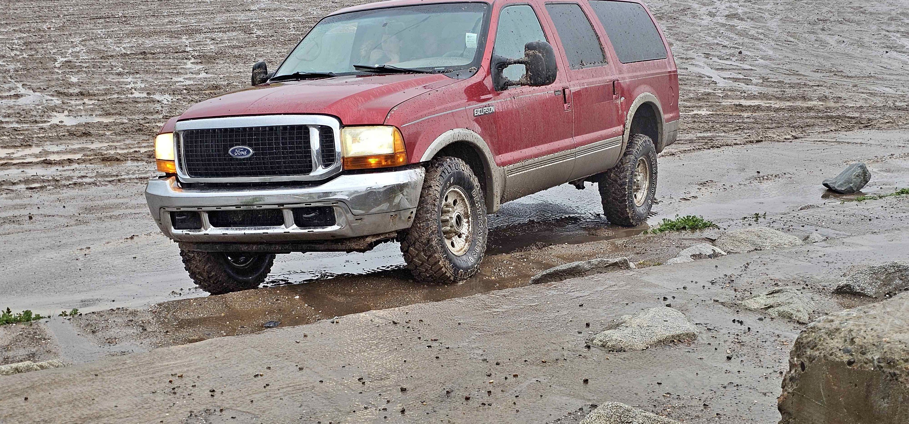 2000 Ford Excursion - Limited Sport Utility 4D