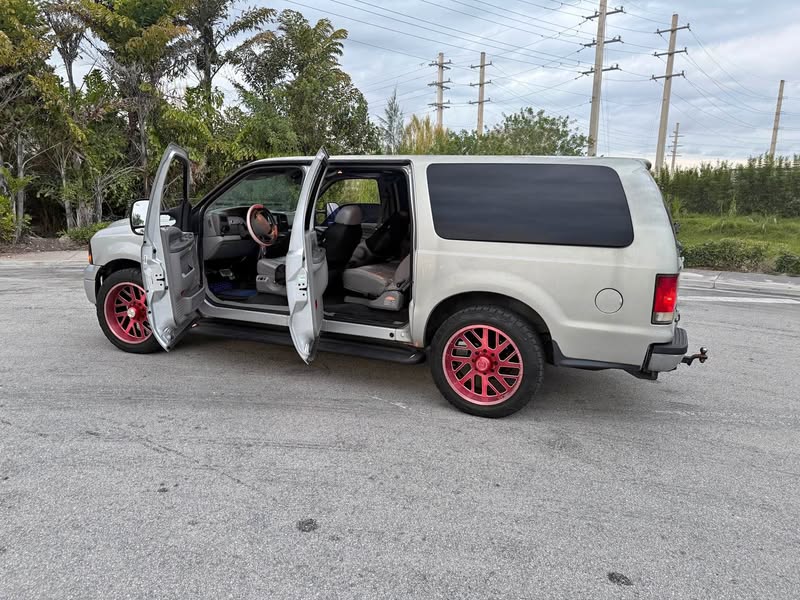 2001 Ford Excursion - XLS Sport Utility 4D