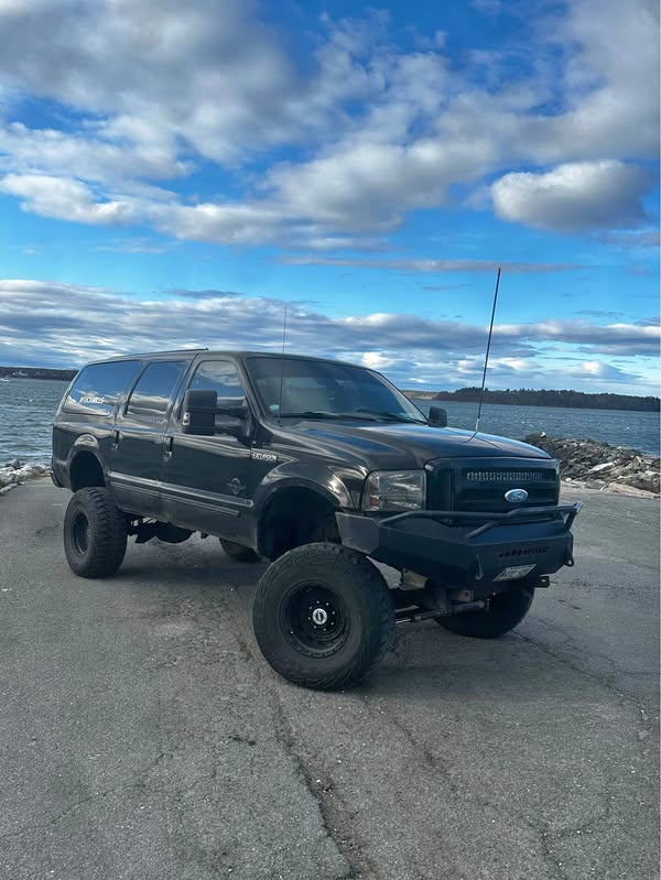 2000 Ford Excursion - XLT Sport Utility 4D