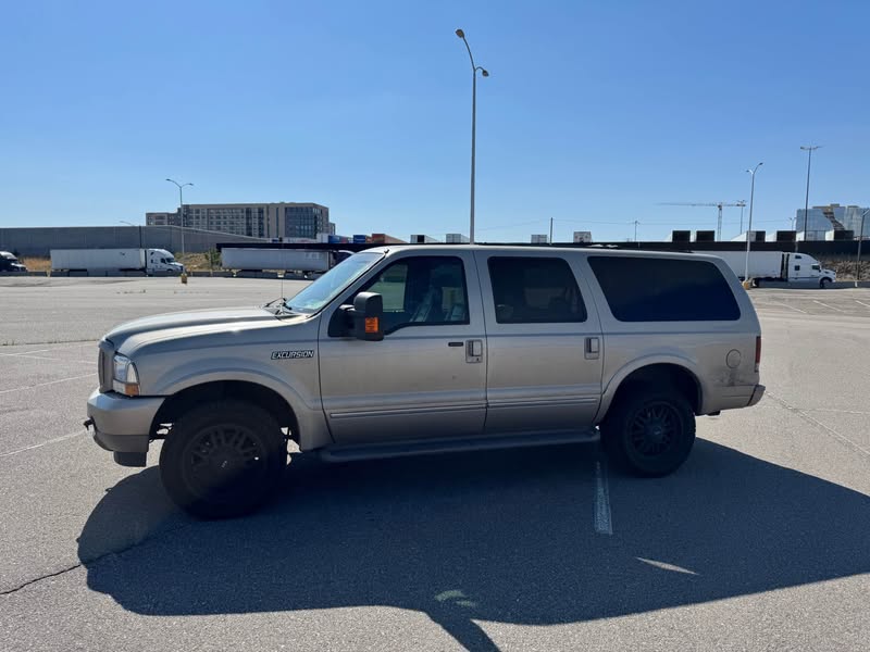 2004 Ford Excursion - Limited Sport Utility 4D