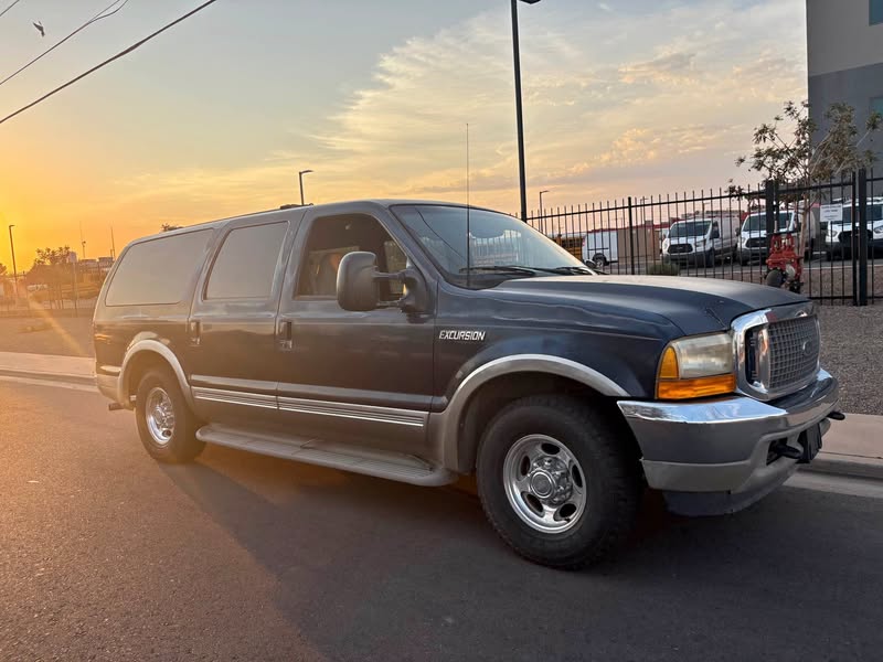 2000 Ford Excursion - Limited Sport Utility 4D