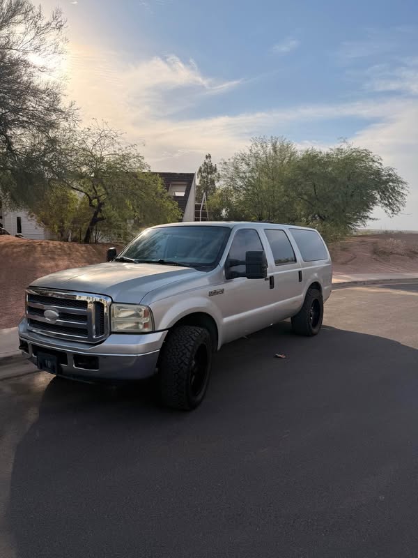 2005 Ford Excursion - XLT