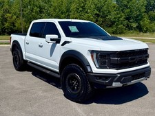 2023 Ford F-150 Raptor w/ MOONROOF & POWER TAILGATE
