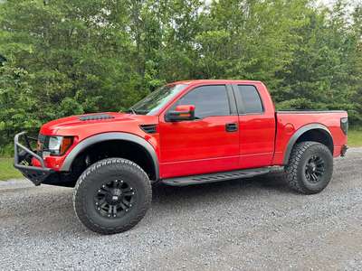 2010 Ford f-150 raptor supercharged 112k - miles lifted 37s bumpers winch