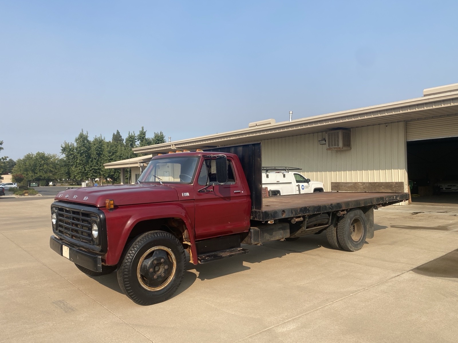 1975 Ford F-Series F600 Flatbed