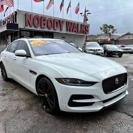 2019 Jaguar F-TYPE - 25T Prestige