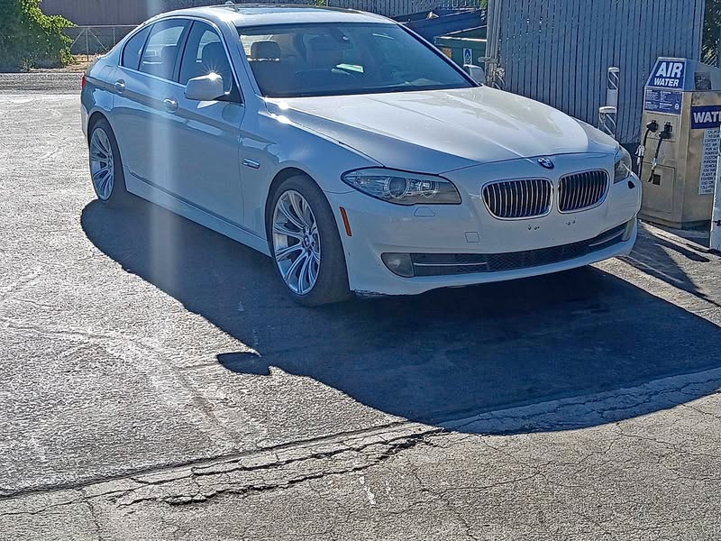 2011 BMW M5 - Sedan 4D