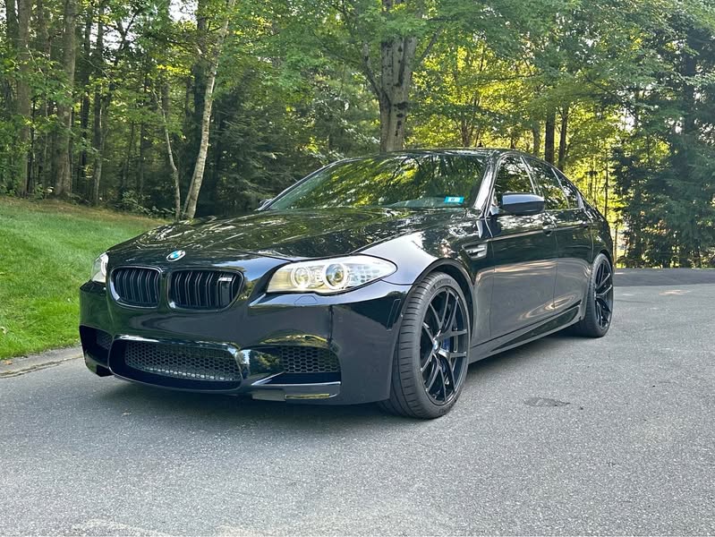 2013 BMW M5 - Sedan 4D