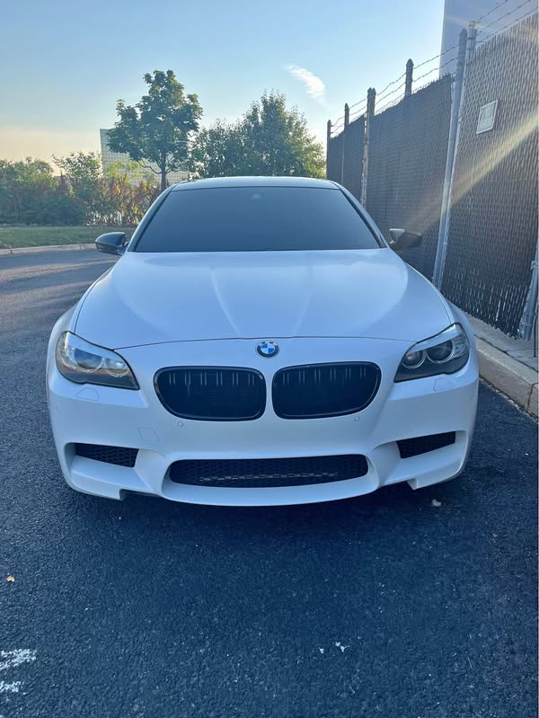 2013 BMW M5 - Sedan 4D