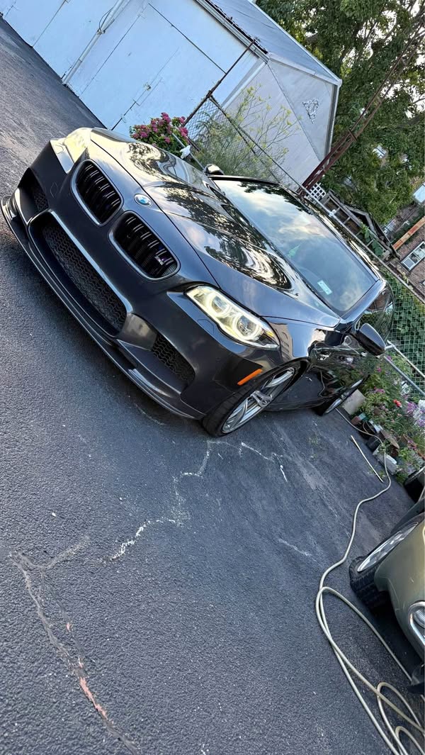 2014 BMW M5 - Sedan 4D