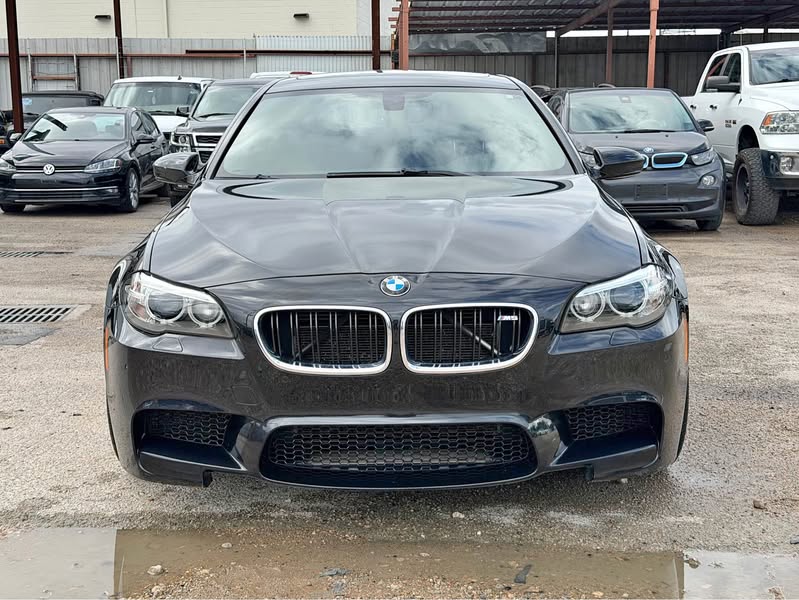 2014 BMW M5 - Sedan 4D