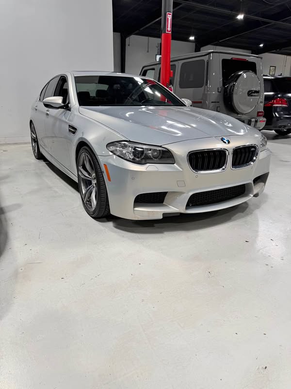 2014 BMW M5 - Sedan 4D