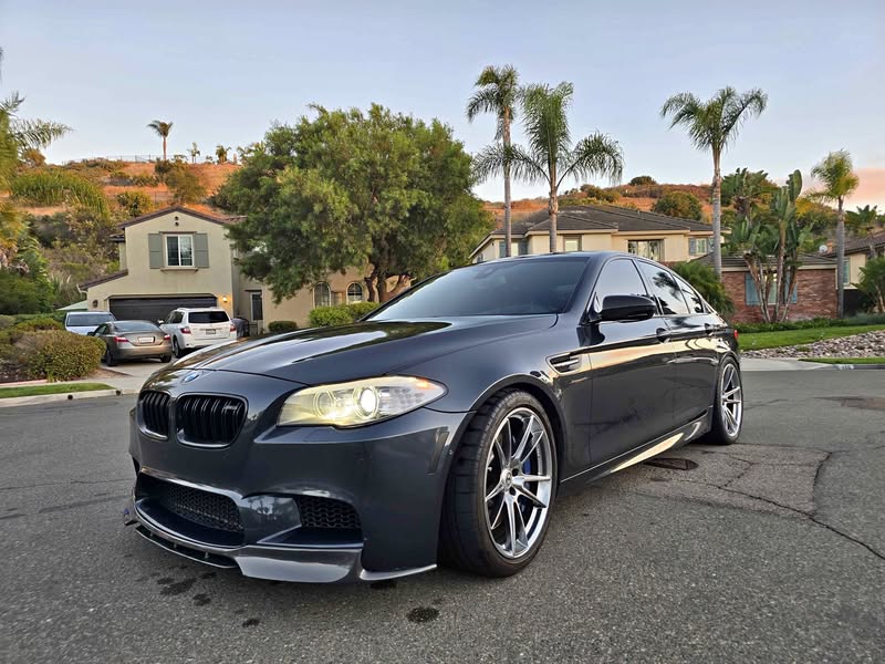 2013 BMW M5 - Executive Package All opt