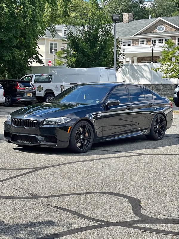 2014 BMW M5 - Sedan 4D