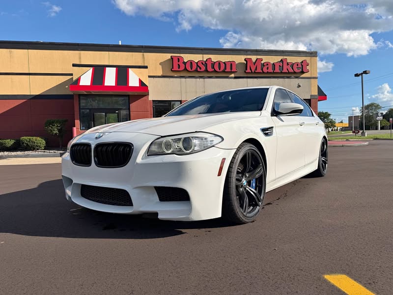 2013 BMW M5 - Sedan 4D