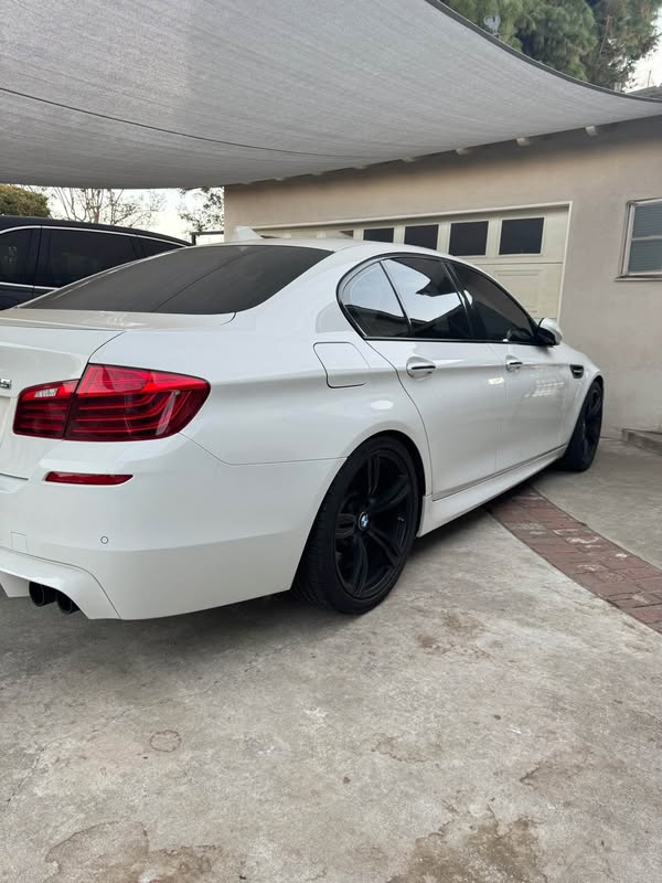 2014 BMW M5 - Sedan 4D