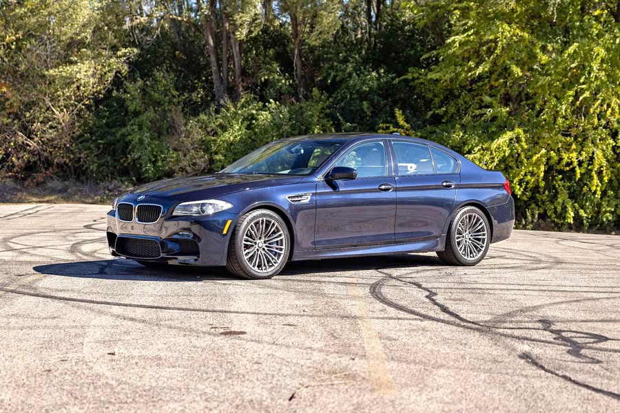 2013 BMW M5 - Sedan 4D