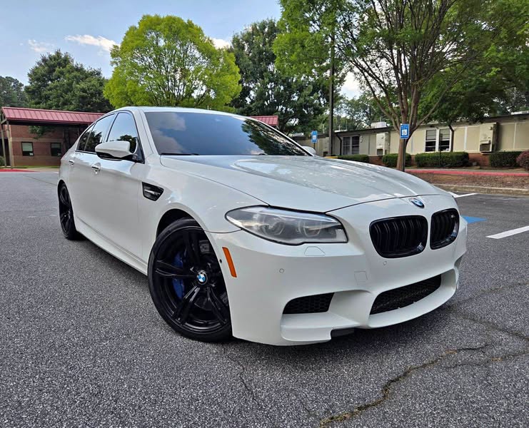 2015 BMW M5 - Sedan 4D