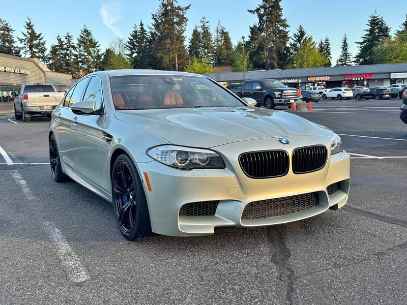 2013 BMW M5 - Sedan 4D
