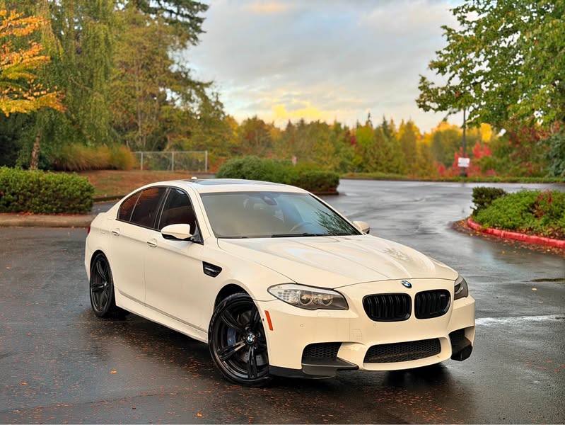 2013 BMW M5 - Sedan 4D