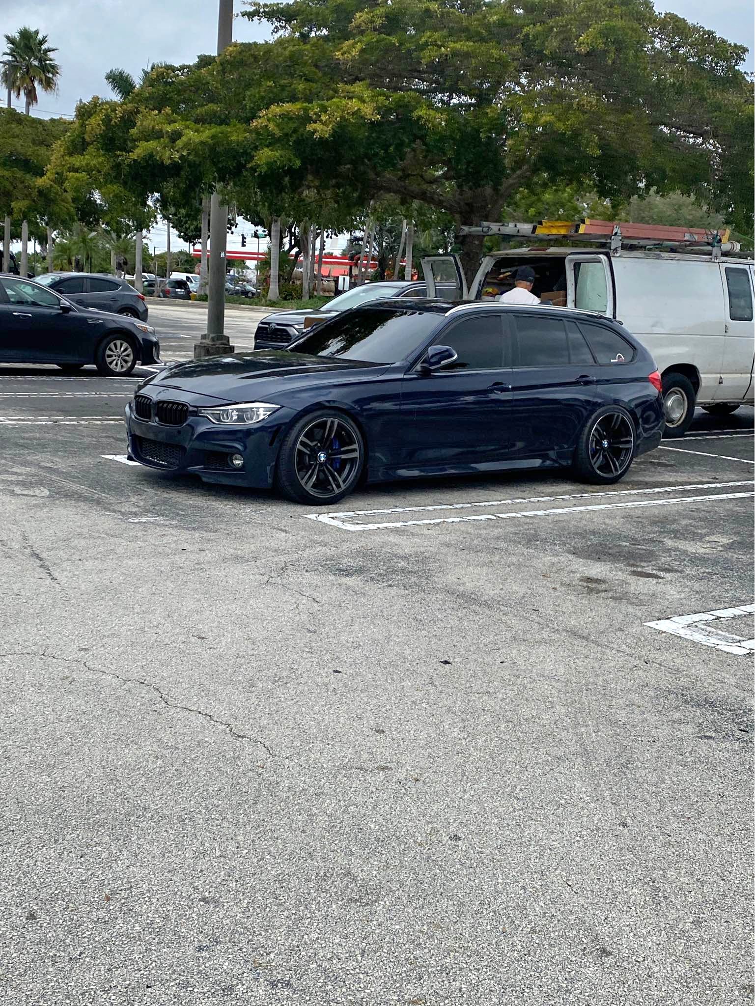 2017 BMW 3 Series - 328i Wagon 4D