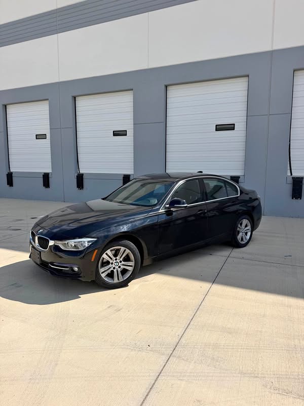 2018 BMW 3 Series - 330i xDrive Sedan 4D