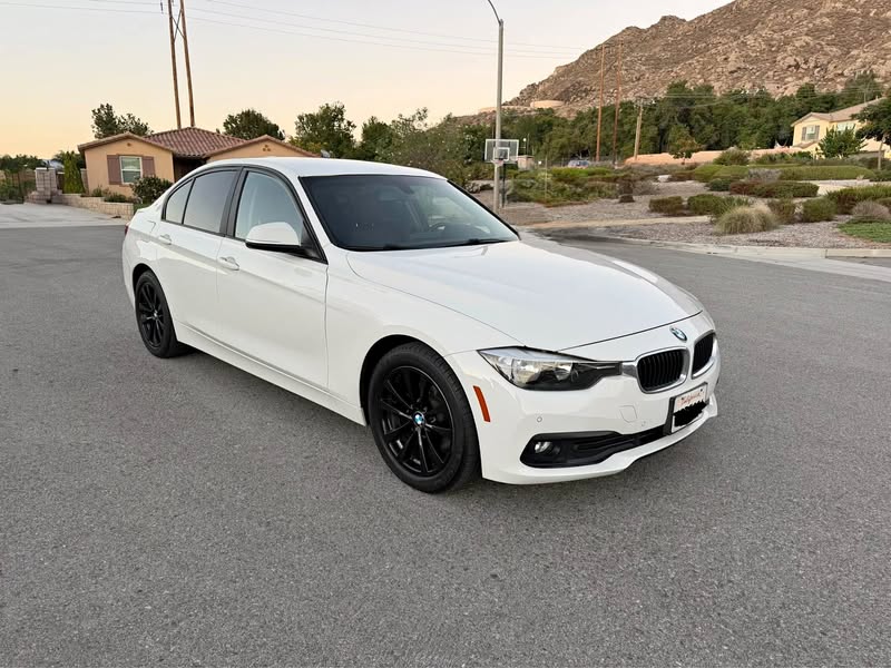 2016 BMW 3 Series - 320i Sedan 4D
