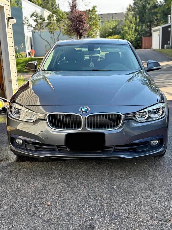 2018 BMW 3 Series - 320i xDrive Sedan 4D
