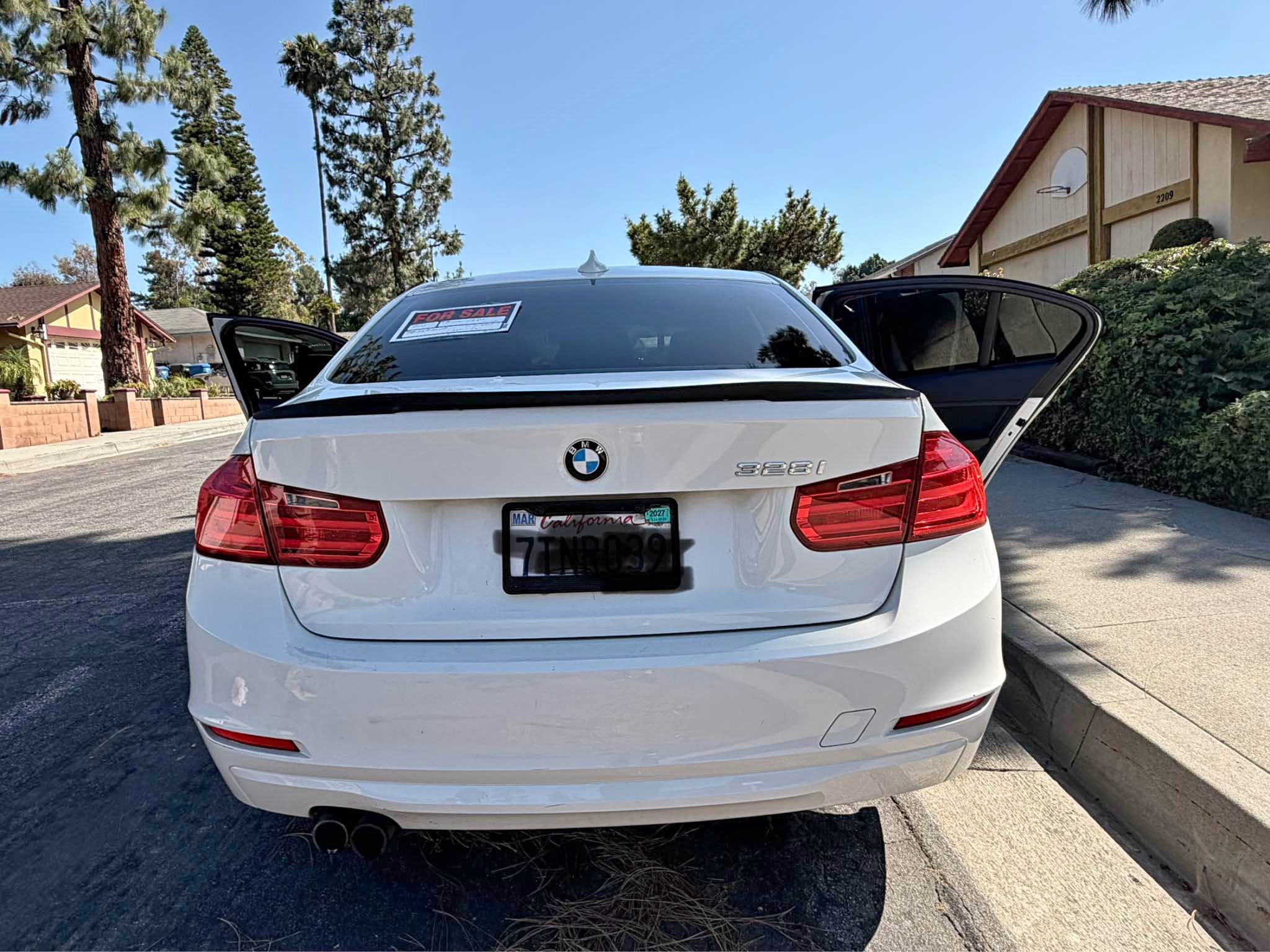 2013 BMW 3 Series - 323i Sedan 4D