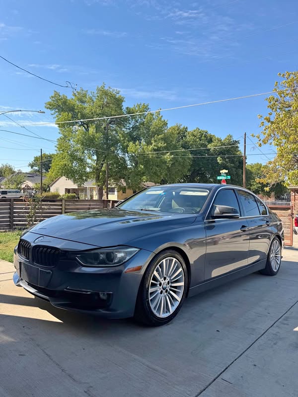 2012 BMW 3 Series - 318i Sedan 4D