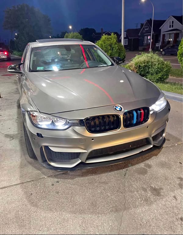2016 BMW 3 Series - 320i xDrive Sedan 4D