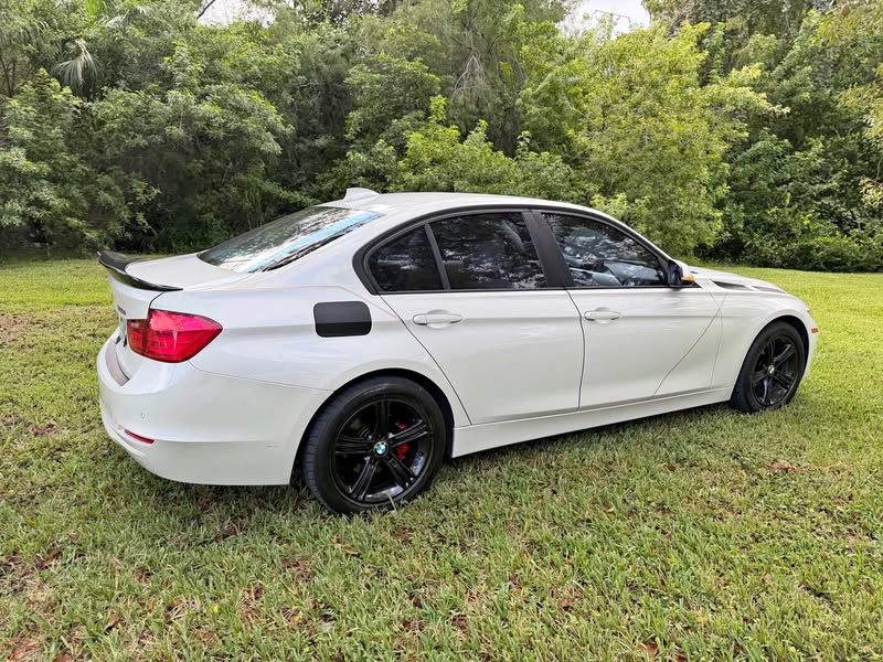 2015 BMW 3 Series - 320i Sedan 4D