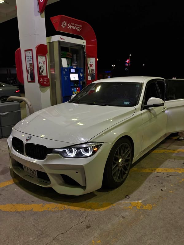 2018 BMW 3 Series - 330i Sedan 4D